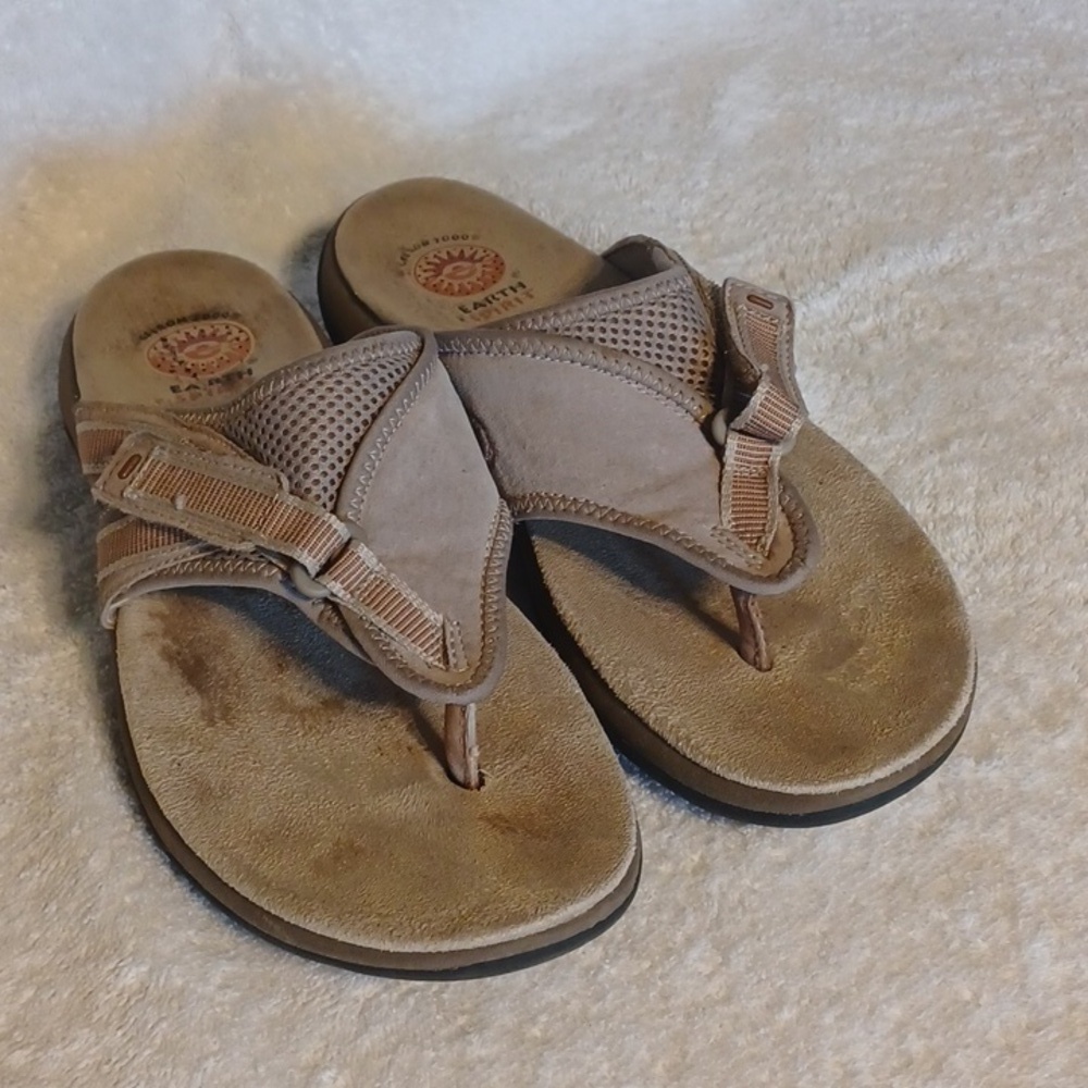 Earth shoes women's size 10 sandals